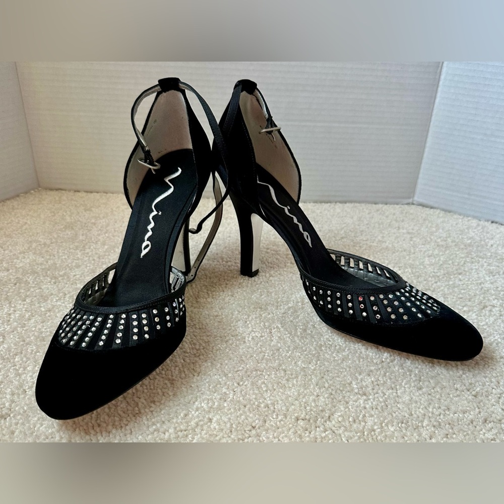 Nina Black Velvet with Sparkly Rhinestones Closed Toe Heels - Size: 10 M